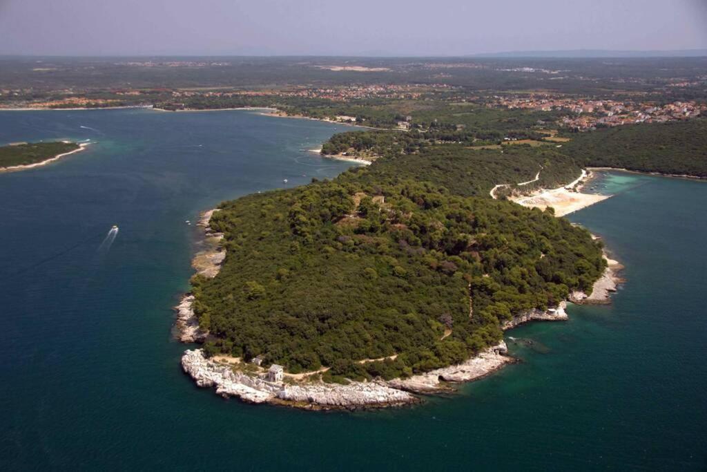 Apartment Sanja Near The Sea, Spacious And Green :) Pula Zewnętrze zdjęcie